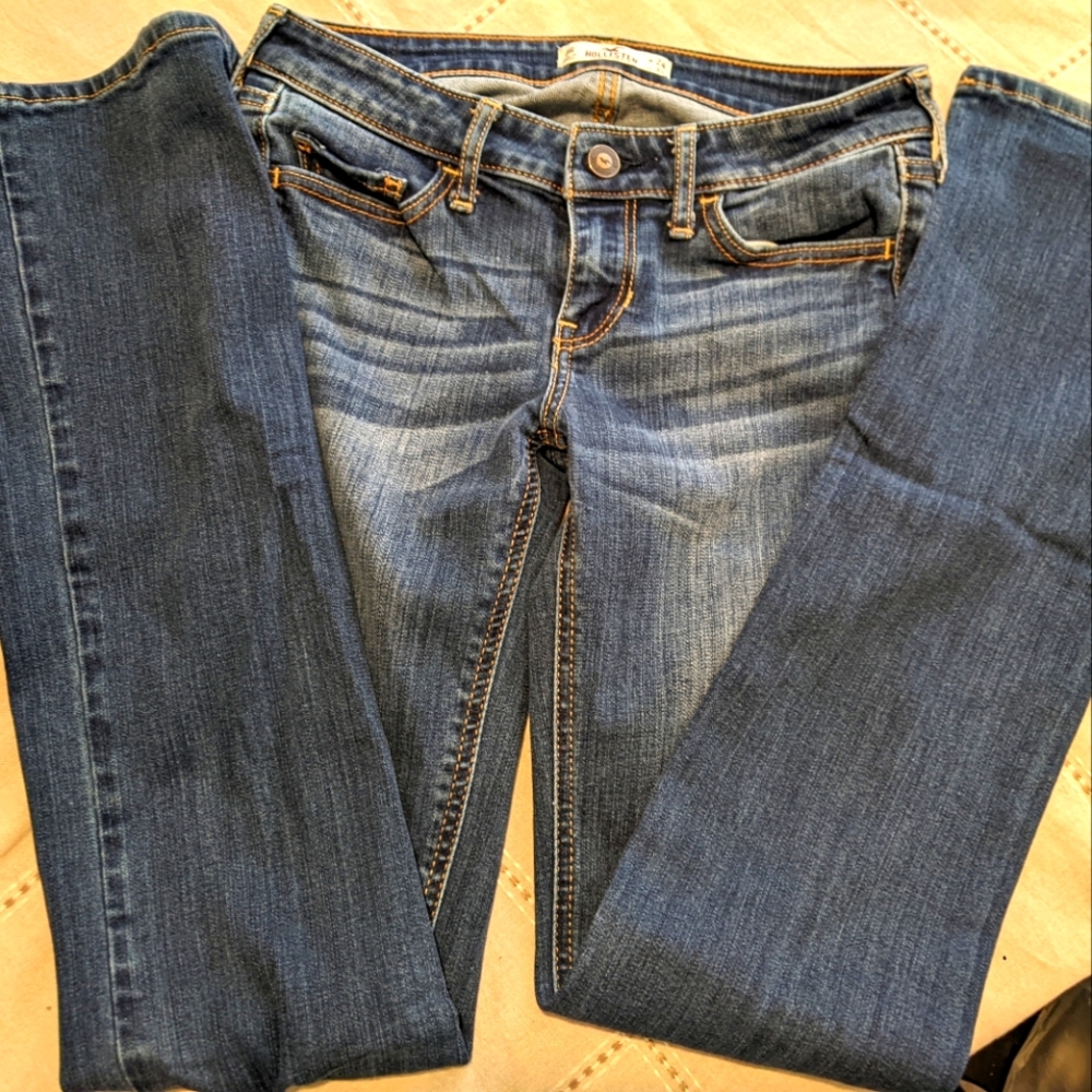Hollister Flared Leg size w 24 L 33